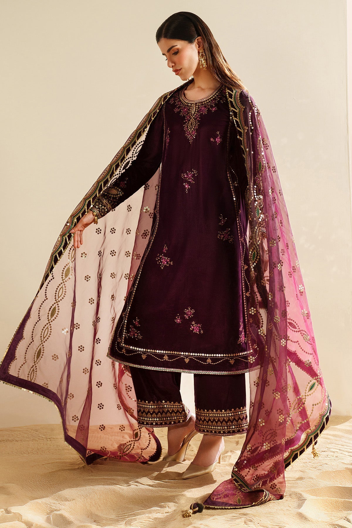 Jazmin VVF D-4 style — Mairaz embroidered velvet three-piece suit reference, view 6 of 9