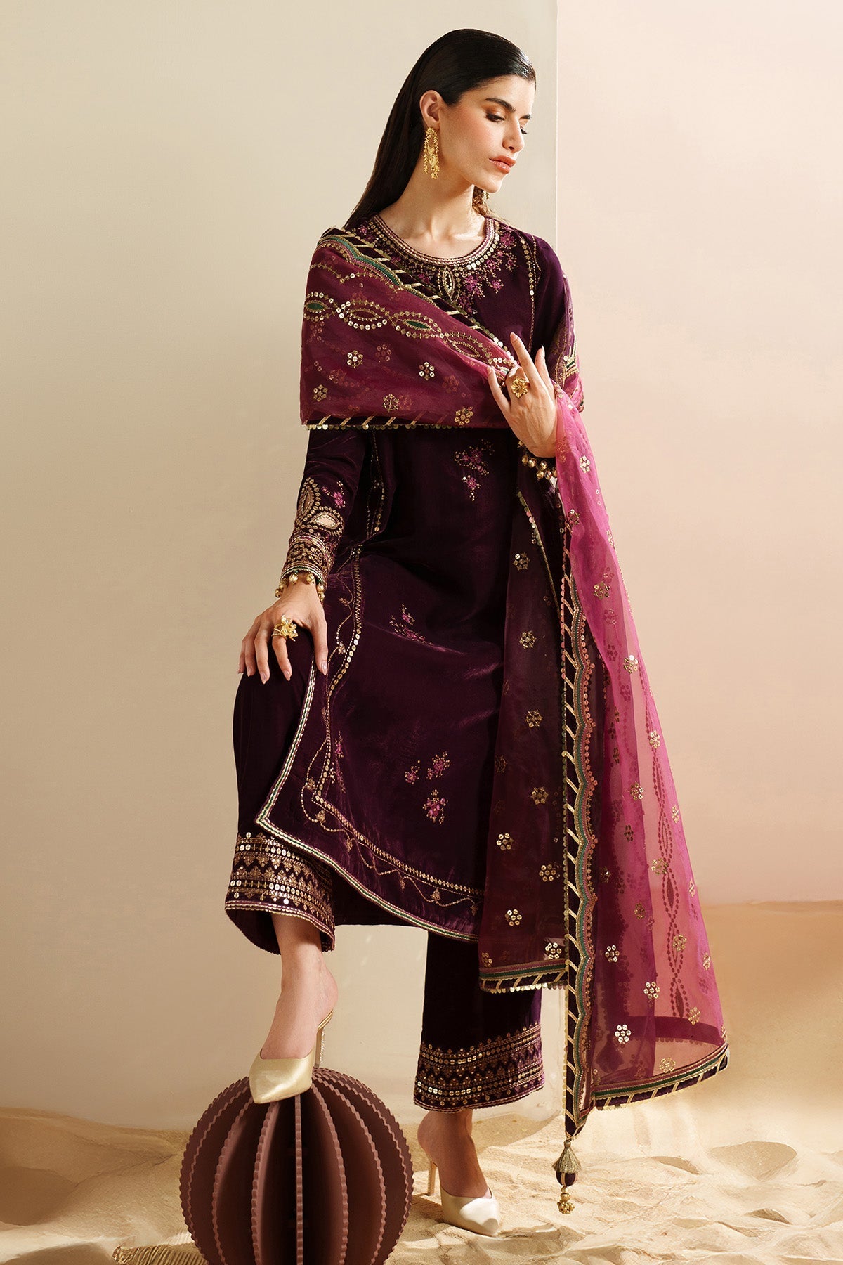 Jazmin VVF D-4 style — Mairaz embroidered velvet three-piece suit reference, view 2 of 9