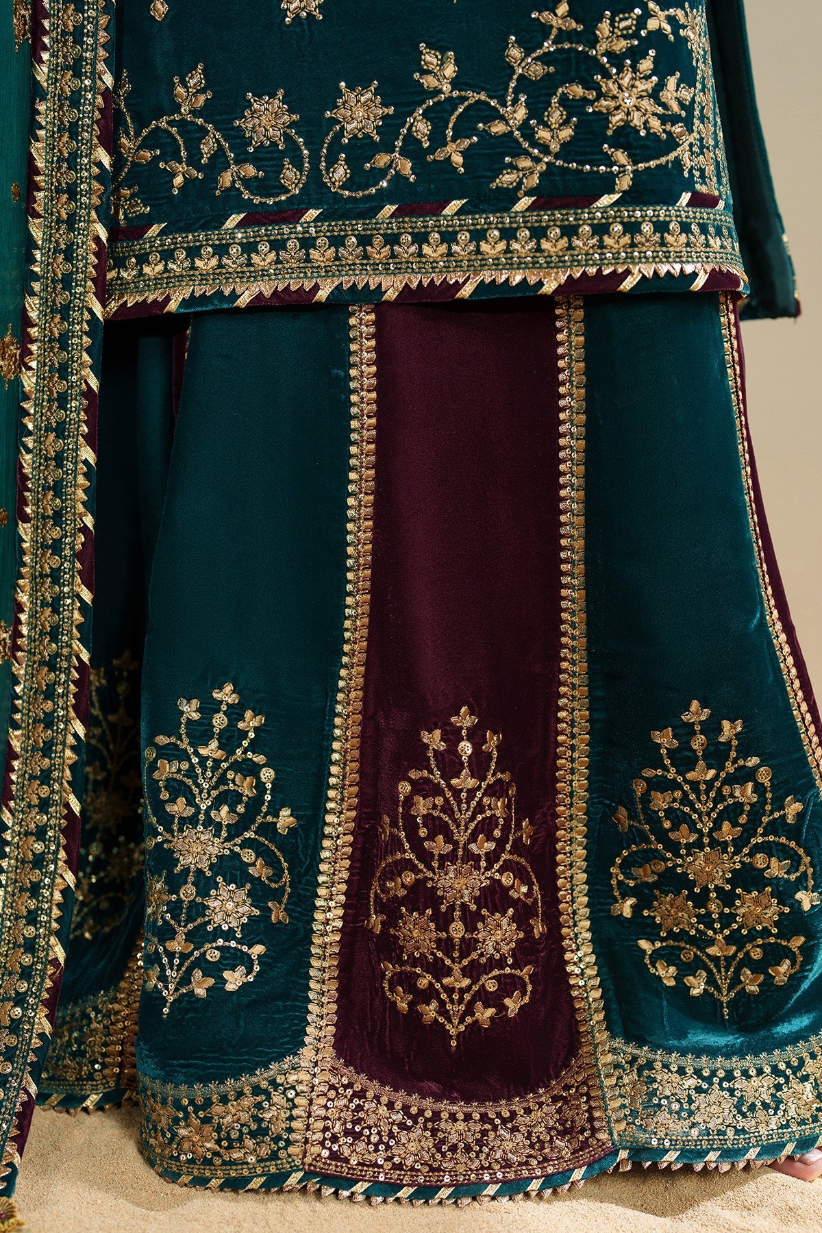 Jazmin VVF D-8 style — Mairaz embroidered velvet three-piece suit reference, view 9 of 12