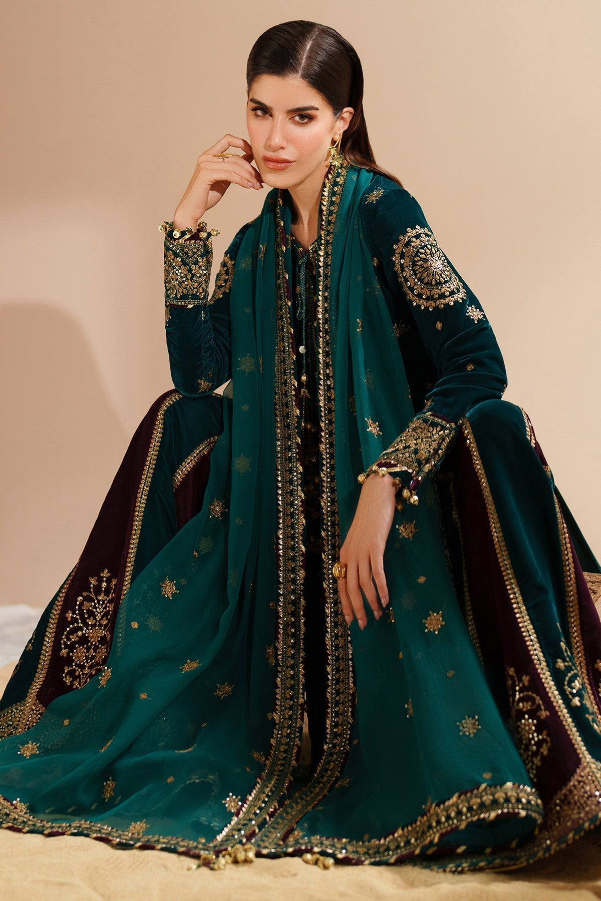 Jazmin VVF D-8 style — Mairaz embroidered velvet three-piece suit reference, view 4 of 12