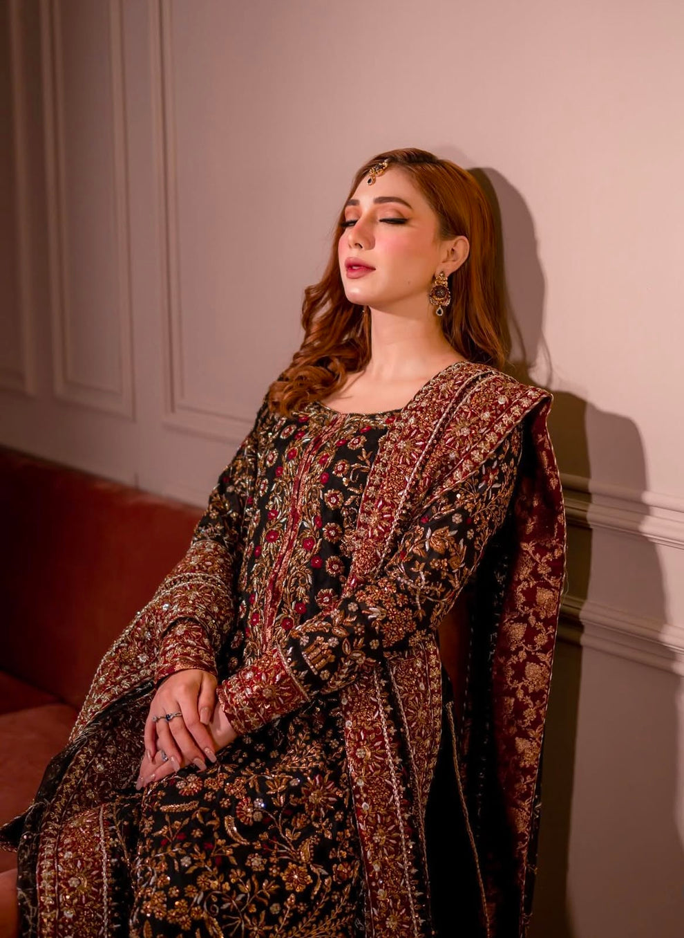 Haris Shakeel Shayna style — Mairaz black maxi reference, view 3 of 10