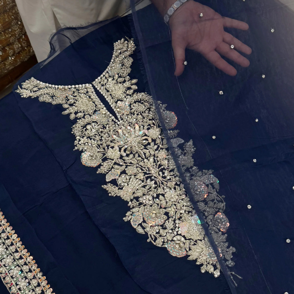 Hussain Rehar – Saxe Style, neckline embroidery detail