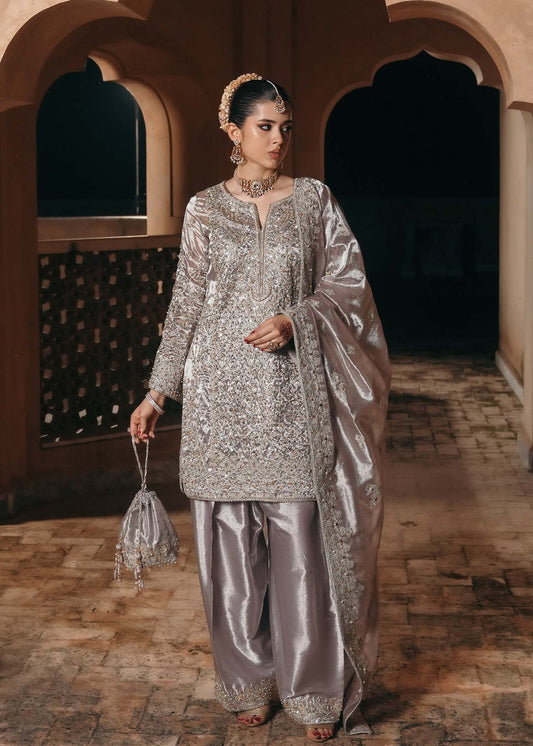 Kanwal Malik – Gulnaar Style