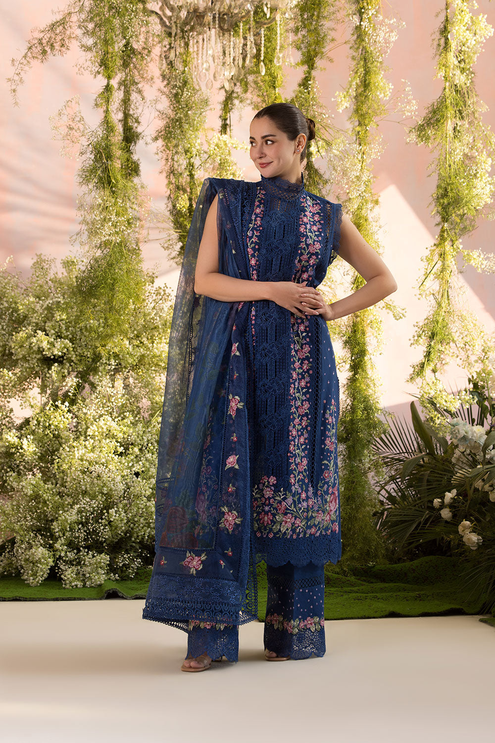 Sobia Nazir L25-4A Style — Mairaz Lawn Suit