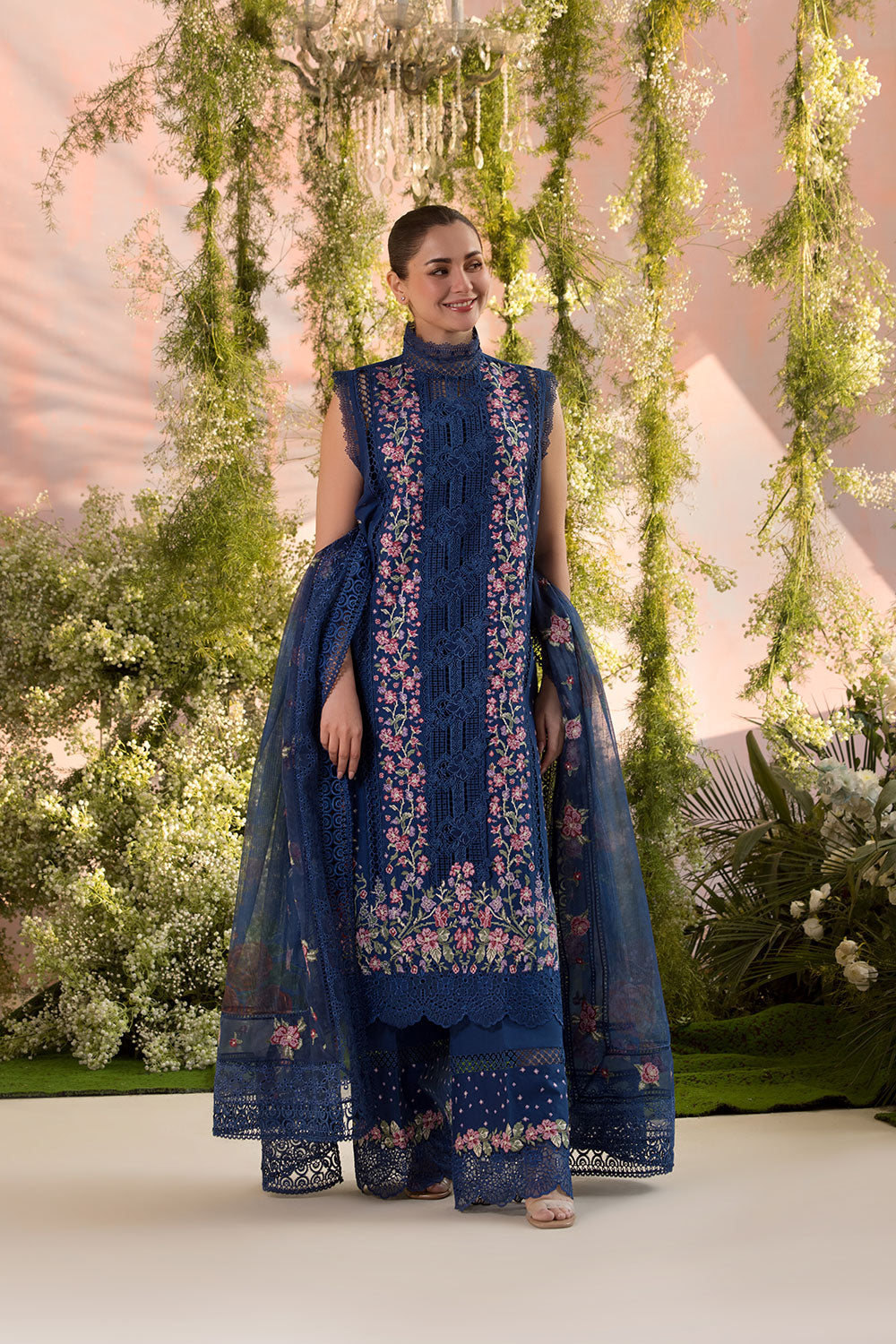 Sobia Nazir L25-4A Style — Mairaz Lawn Suit