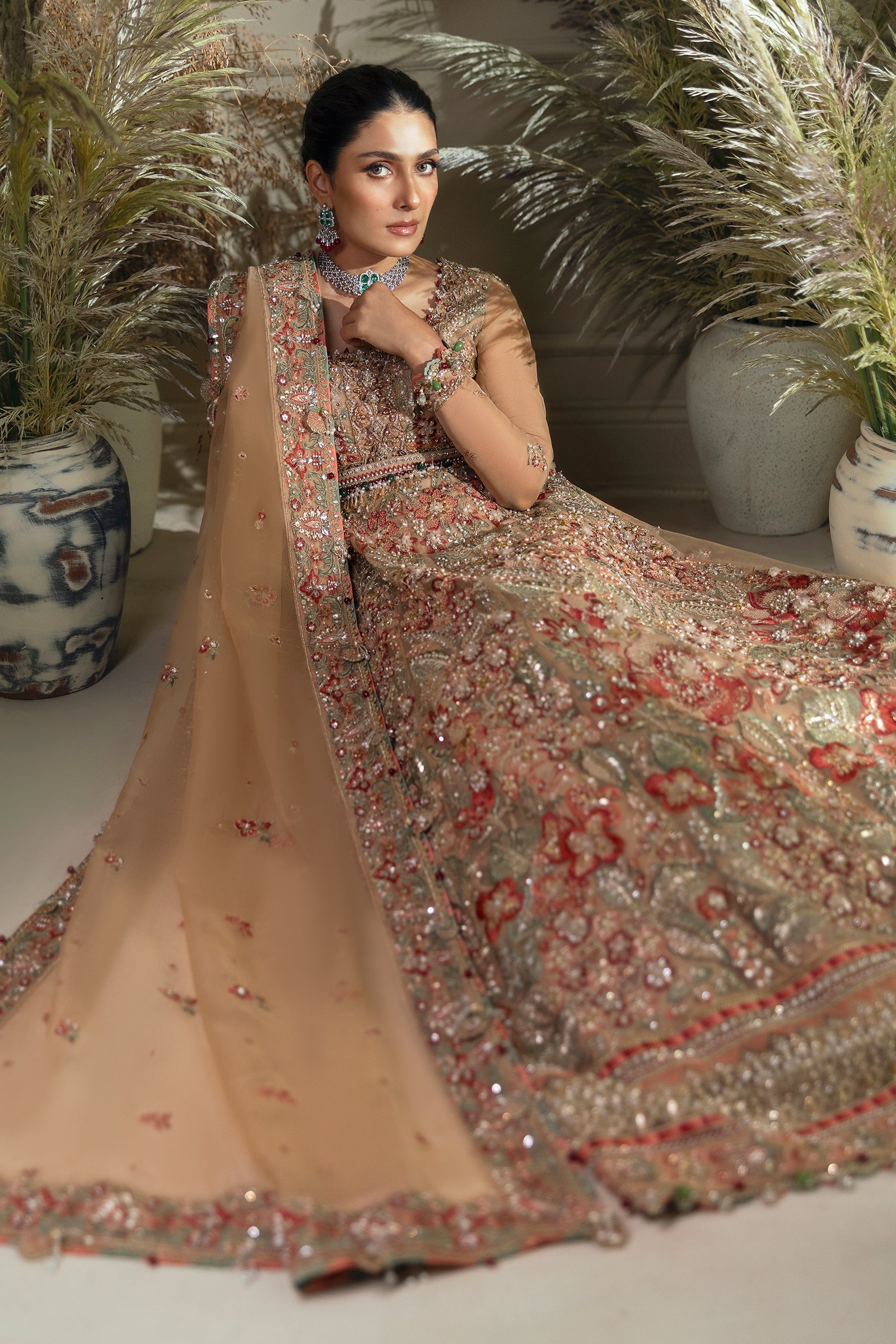 Élan Maharani EC24-04 style — Mairaz beige maxi reference, view 7 of 8