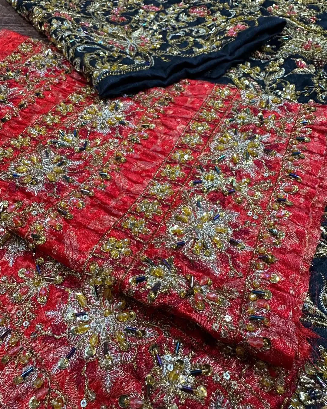 Haris Shakeel – Shayna Style, red border and gold floral embroidery detail