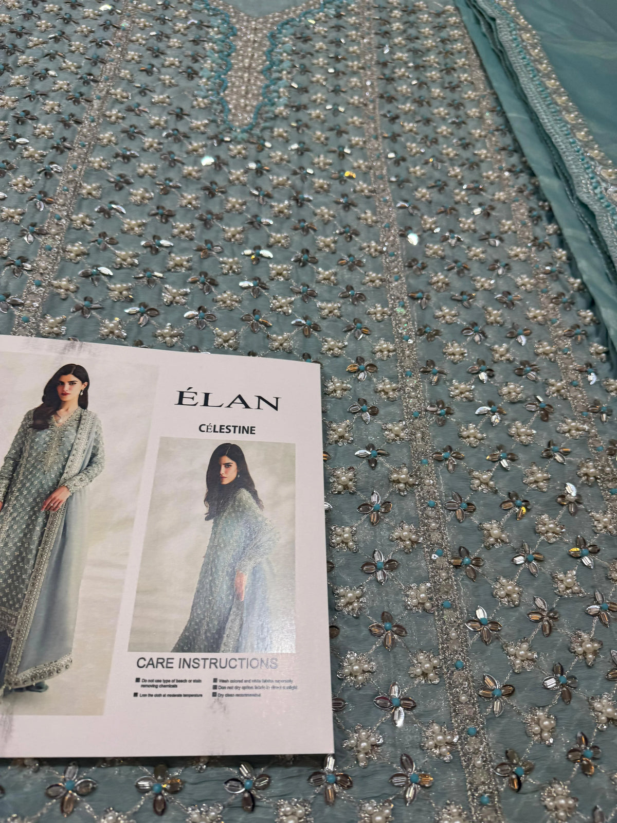 Élan – Célestine Style, embroidered fabric with design reference card