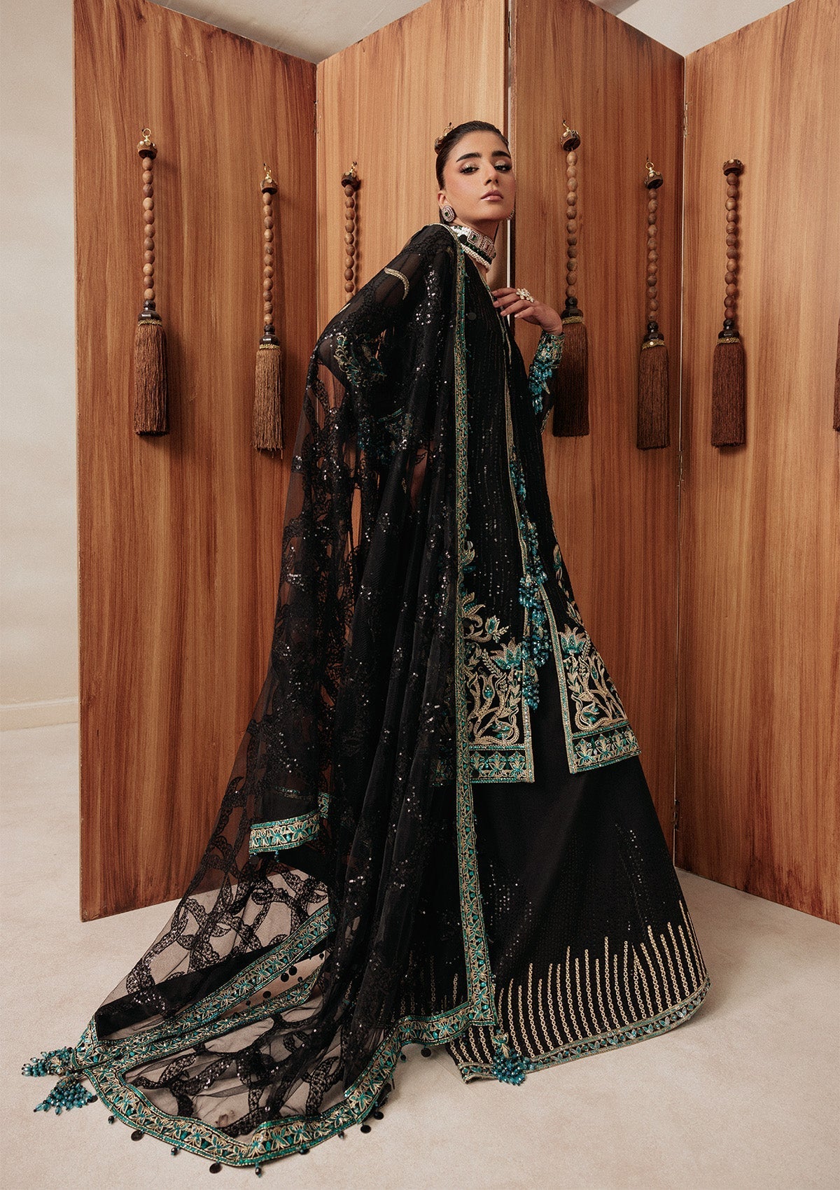 Aik Atelier Aikshaam Look 05 Style — Mairaz Three-Piece Suit