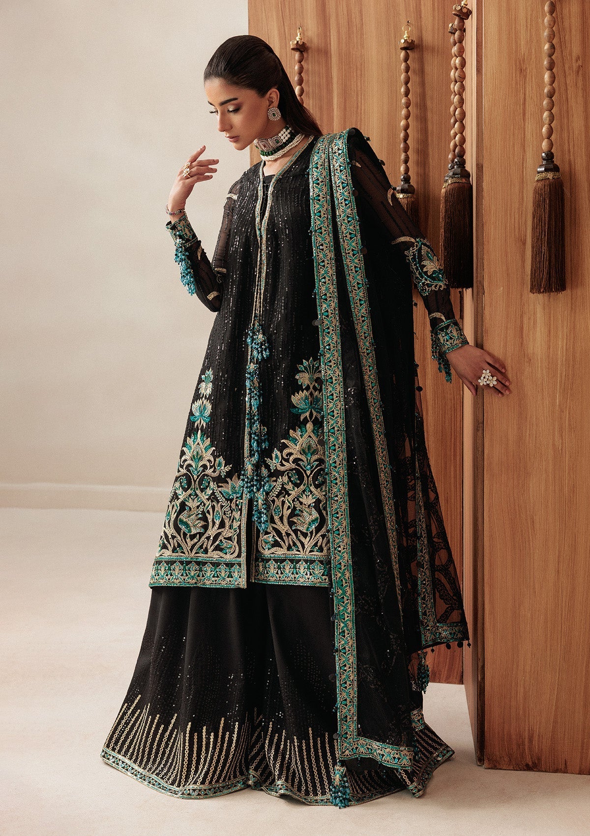 Aik Atelier Aikshaam Look 05 Style — Mairaz Three-Piece Suit