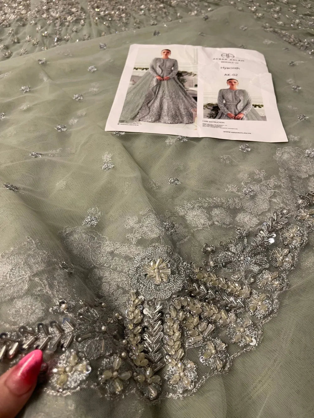 Akbar Aslam – Hyacinth AK-02 Style, dupatta net detail