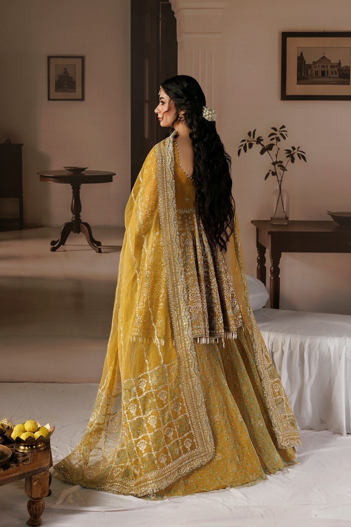 Aylin made by Mairaz campaign reference back view