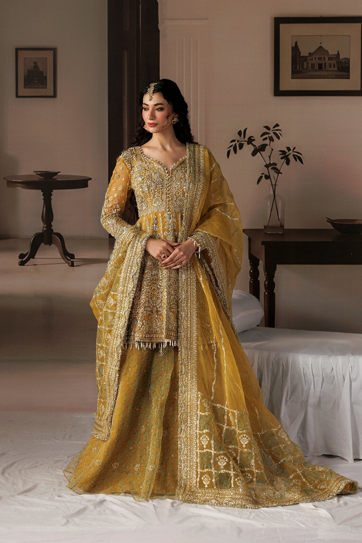 Aylin made by Mairaz campaign reference full outfit view