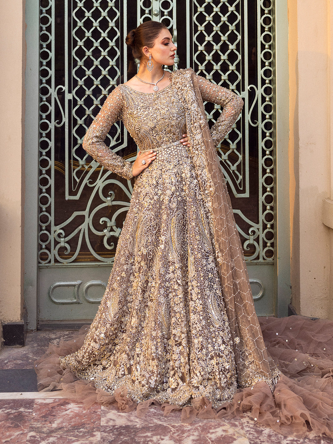 Epoque Chartreuse Silver-grey with muted peach accents — side silhouette, design reference