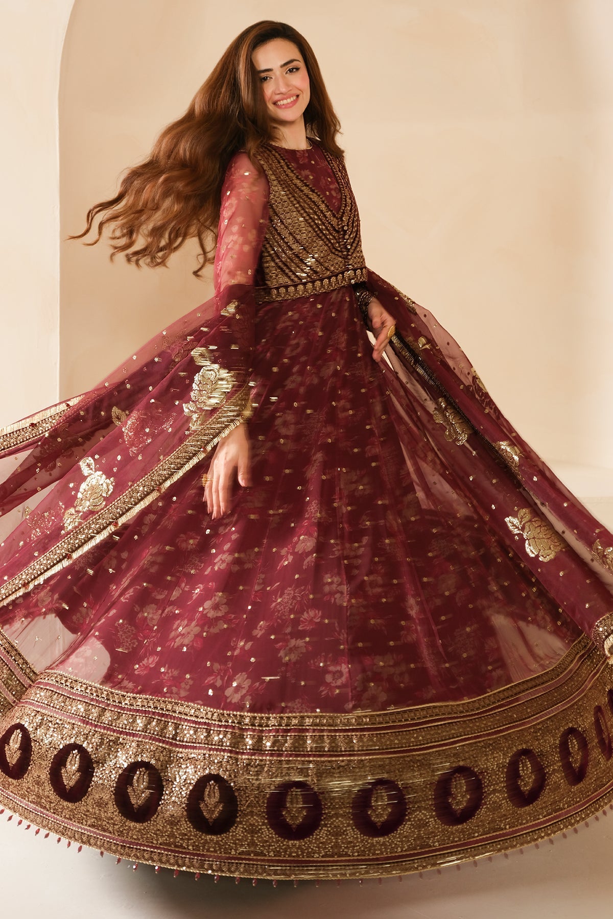 Jazmin VF-2033 style — Mairaz embroidered velvet three-piece suit reference, view 4 of 6