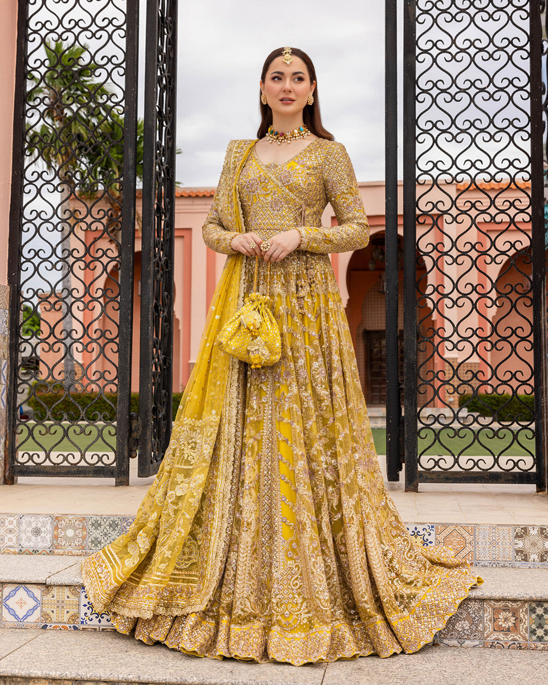 Faiza Saqlain Melita style yellow pishwas back and dupatta view
