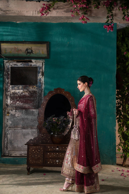 Farah and Fatima Inaya Style plum mukaish dupatta side view