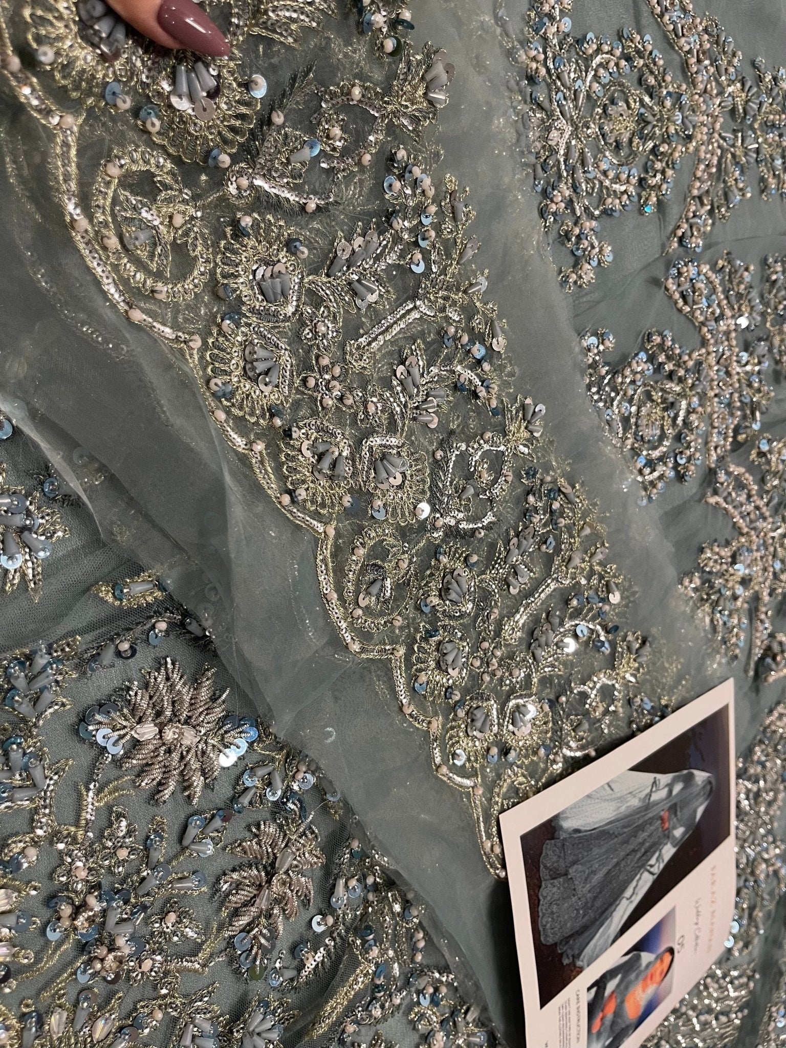Faraz Manan – Mahira Khan Style (Custom Colour), reference image 8