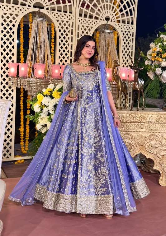 Eyena Style, full front view
