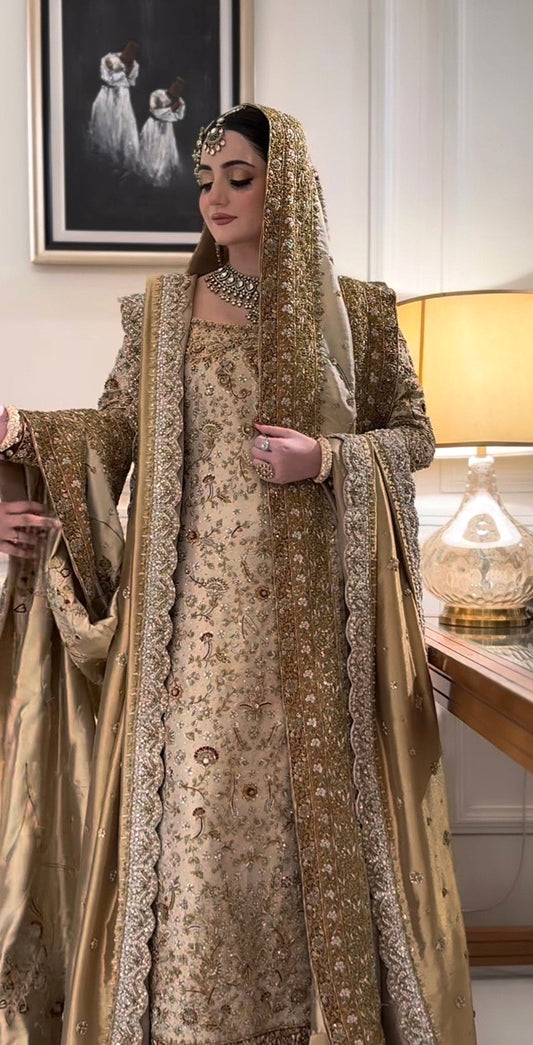 Maharani Ivory Gold Style, full front view