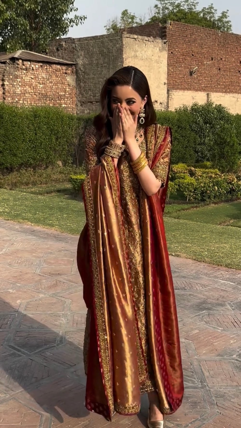 Haris Shakeel – Meerub Style, full outfit view 5