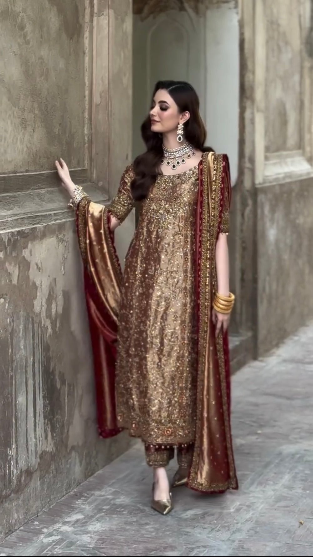 Haris Shakeel – Meerub Style, full outfit view 8