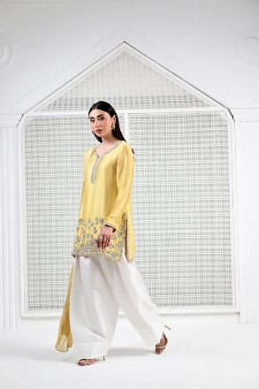 Huma Mistry Butter Radiance Style walking view