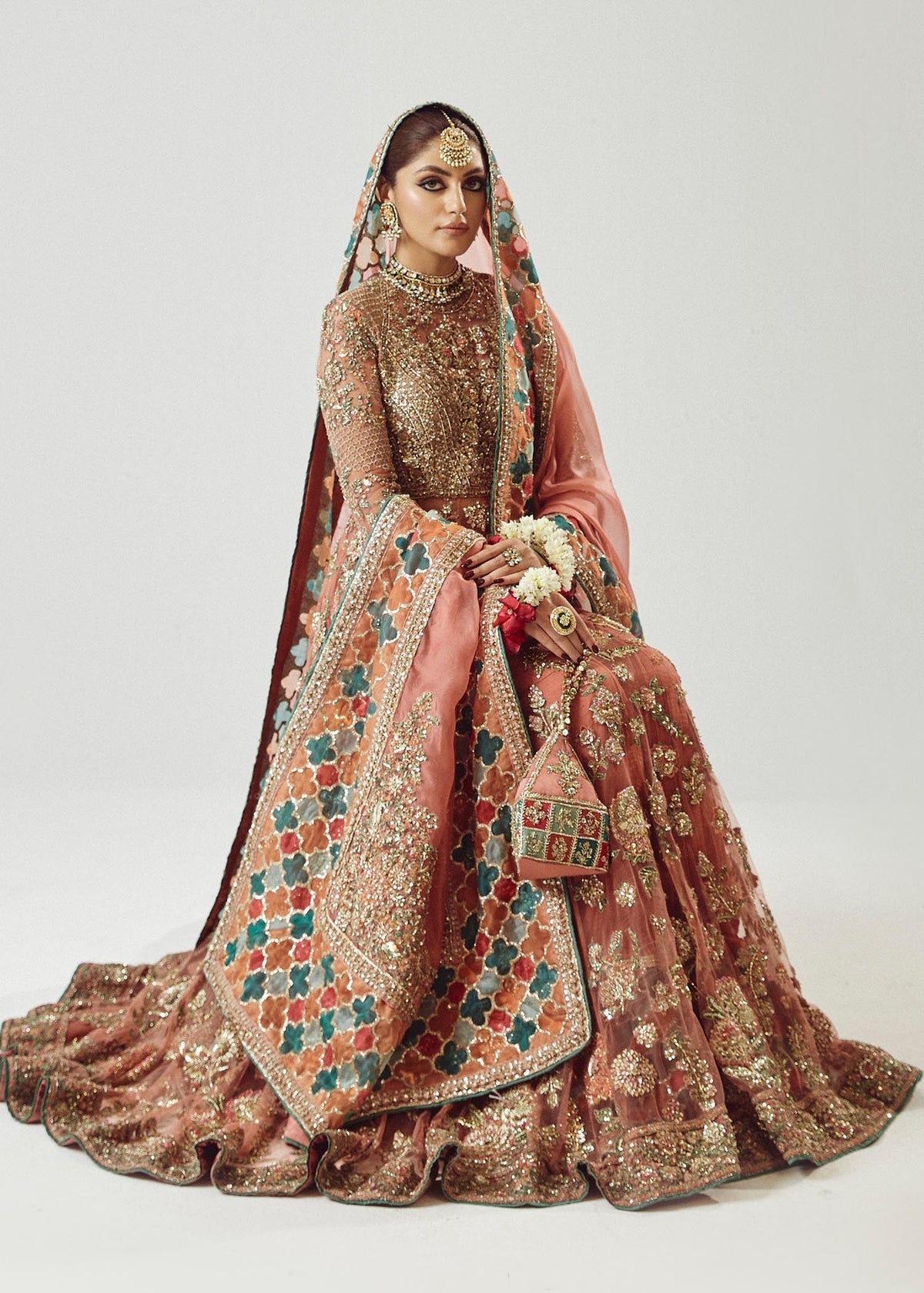 Hussain Rehar Saaz full outfit model view 4