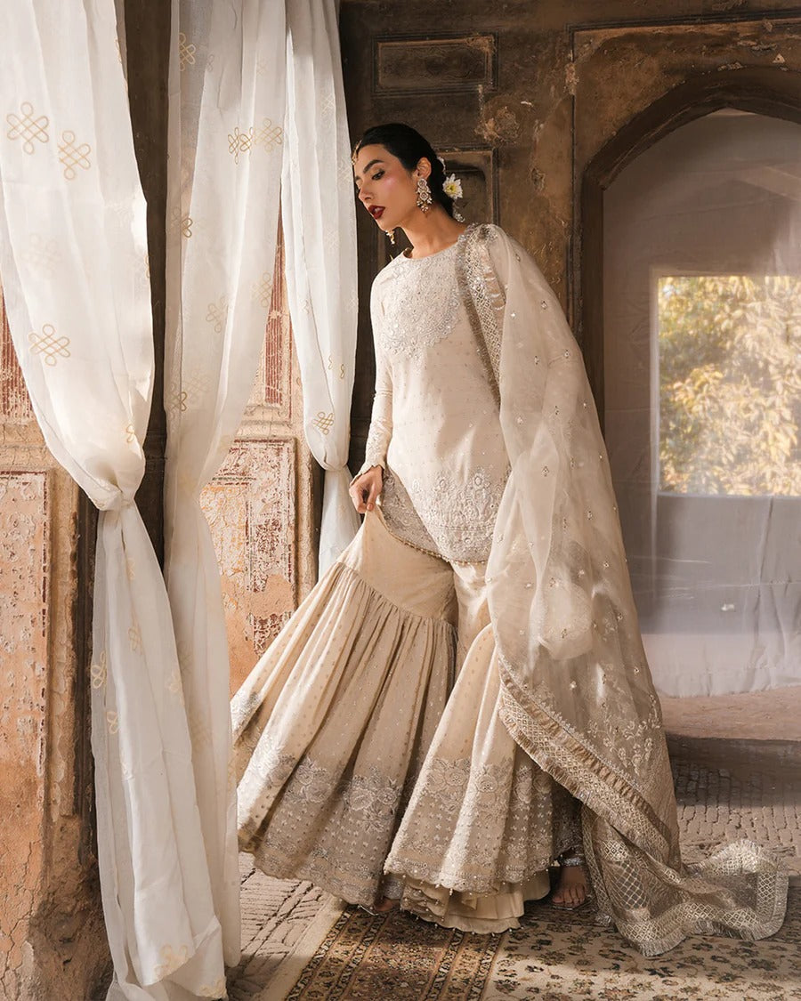 Faiza Saqlain Devina Style — Mairaz Gharara