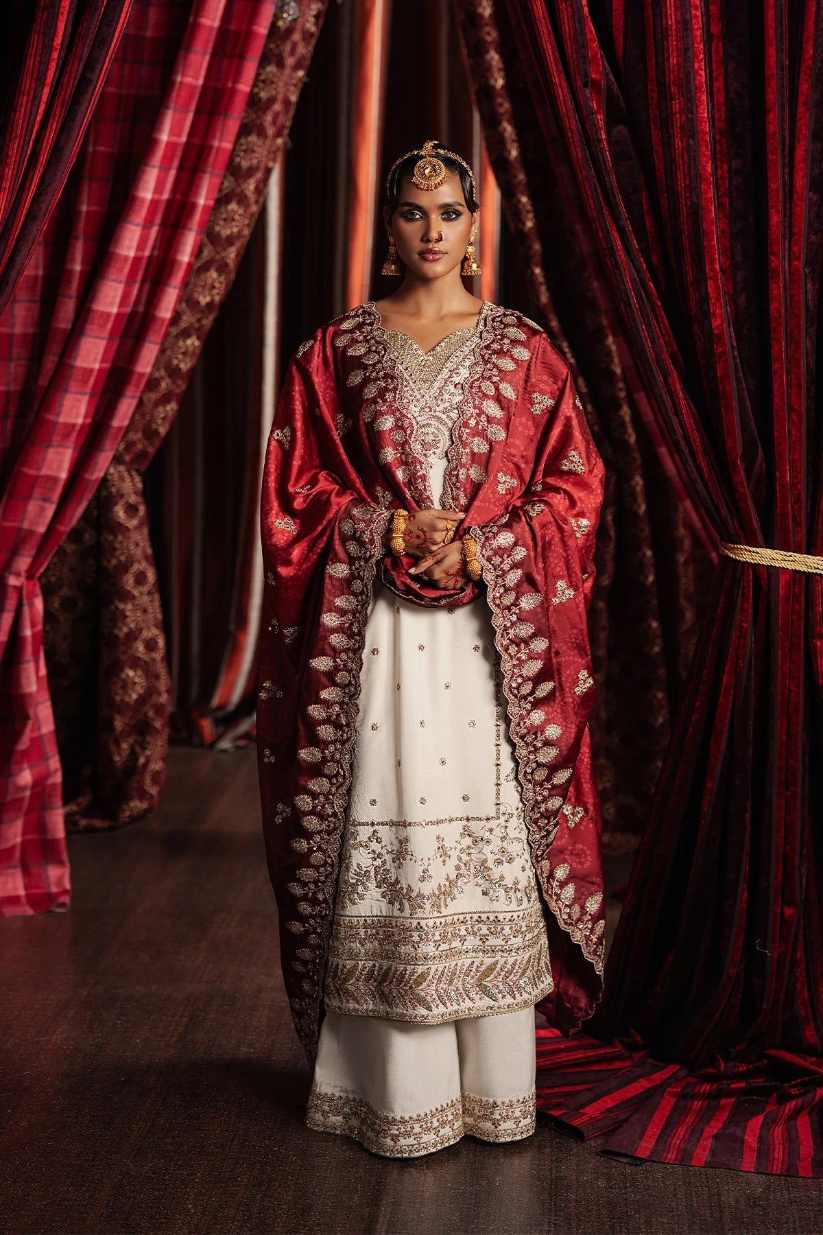 Afrozeh Khuld Style — Mairaz Off-White Three-Piece Suit