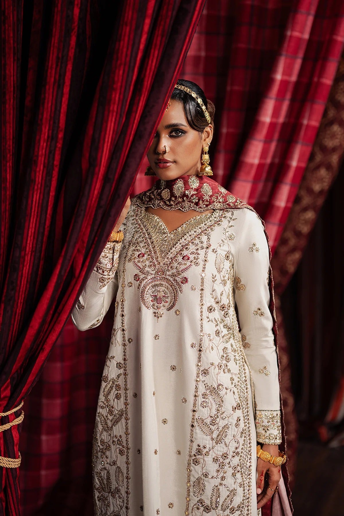 Afrozeh Khuld Style — Mairaz Off-White Three-Piece Suit