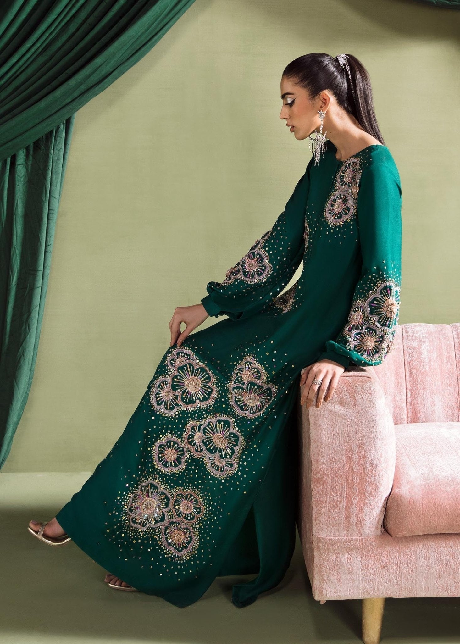 Kanwal Malik Olivia reference image 4