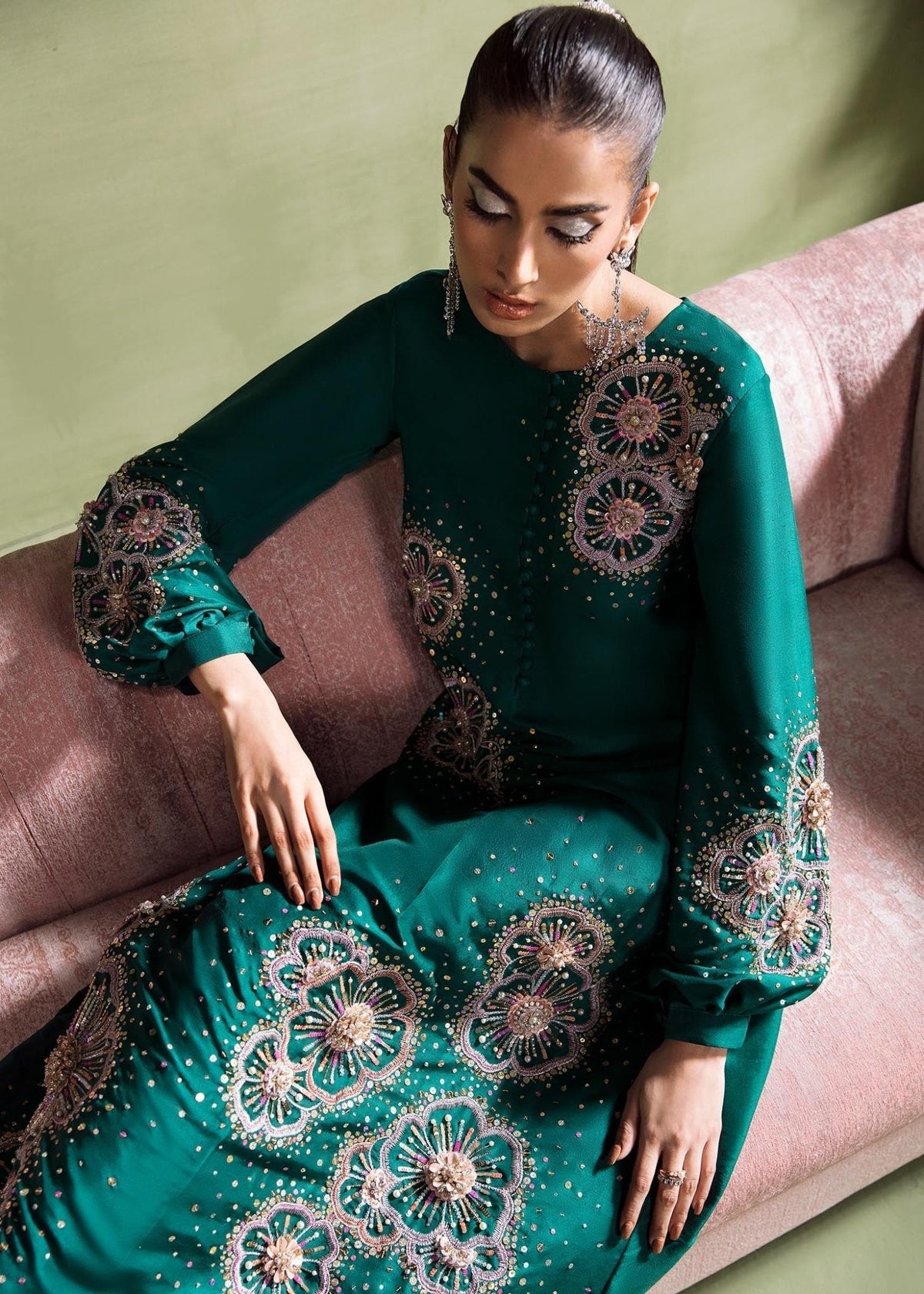 Kanwal Malik Olivia reference image 2