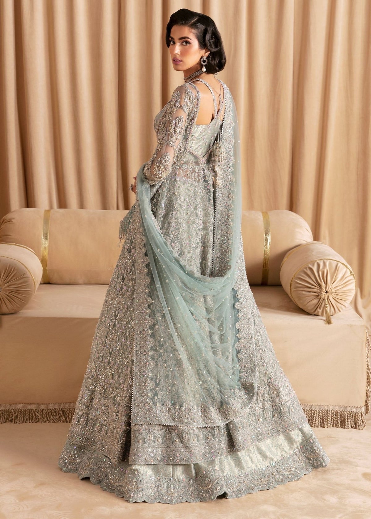 Kanwal Malik Rija style pishwas lehenga side view