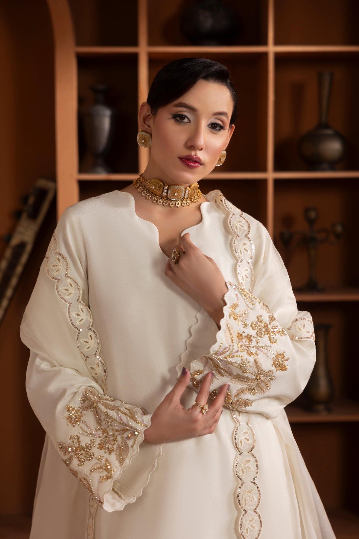 Avora, made by MAIRAZ — neckline and sleeve detail, design reference