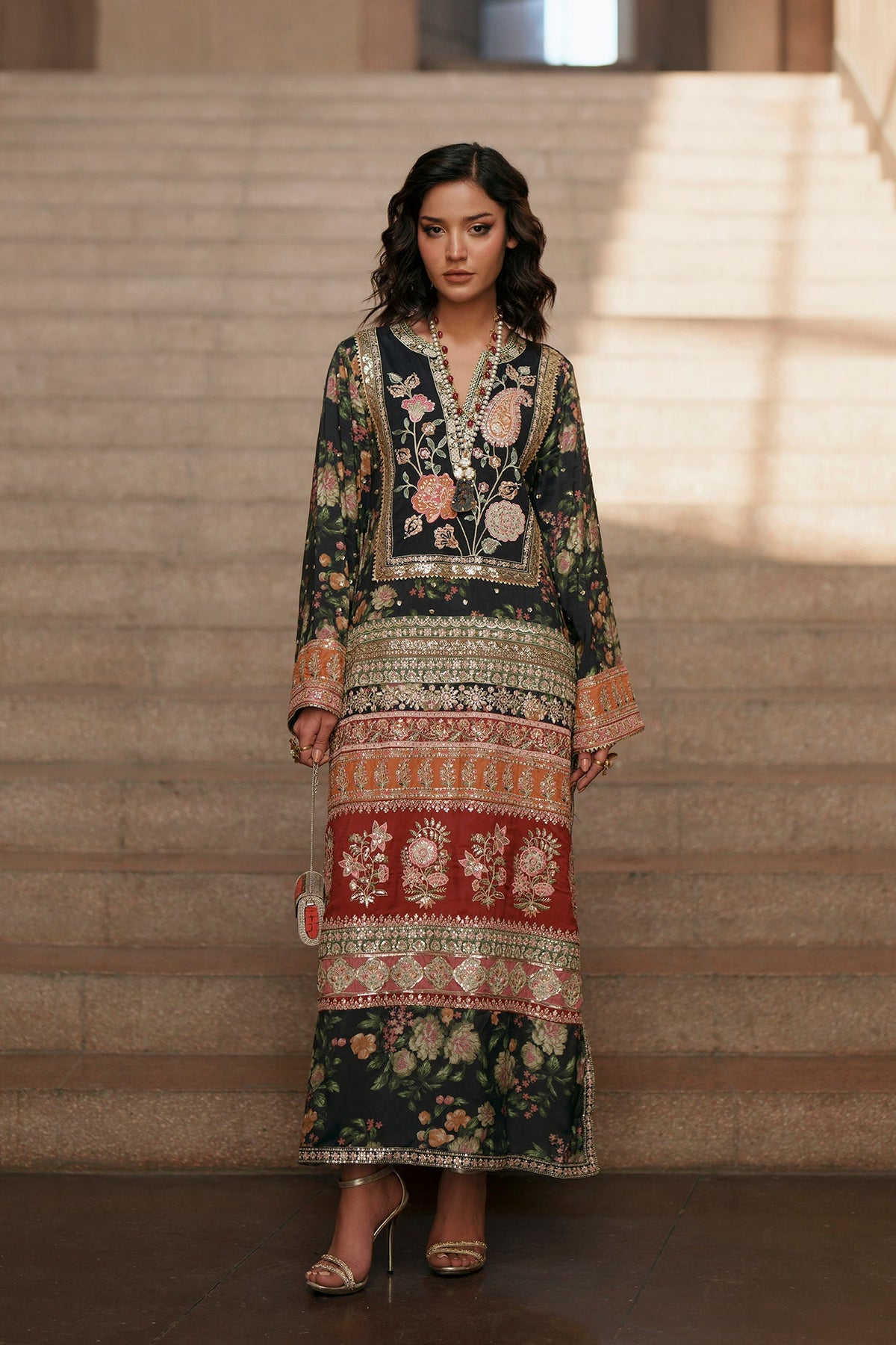 E1009-104-902, made by MAIRAZ — full-length front, design reference