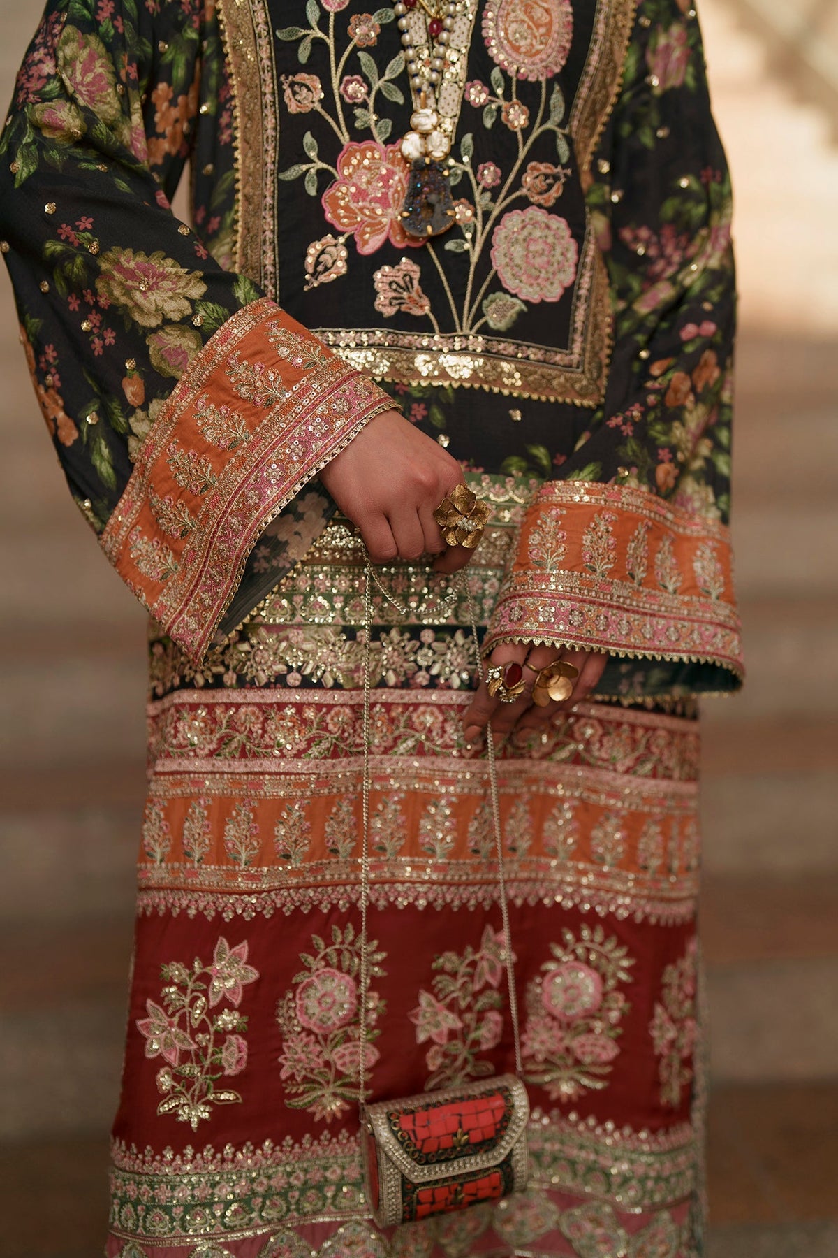 E1009-104-902, made by MAIRAZ — sleeve and hem detail, design reference