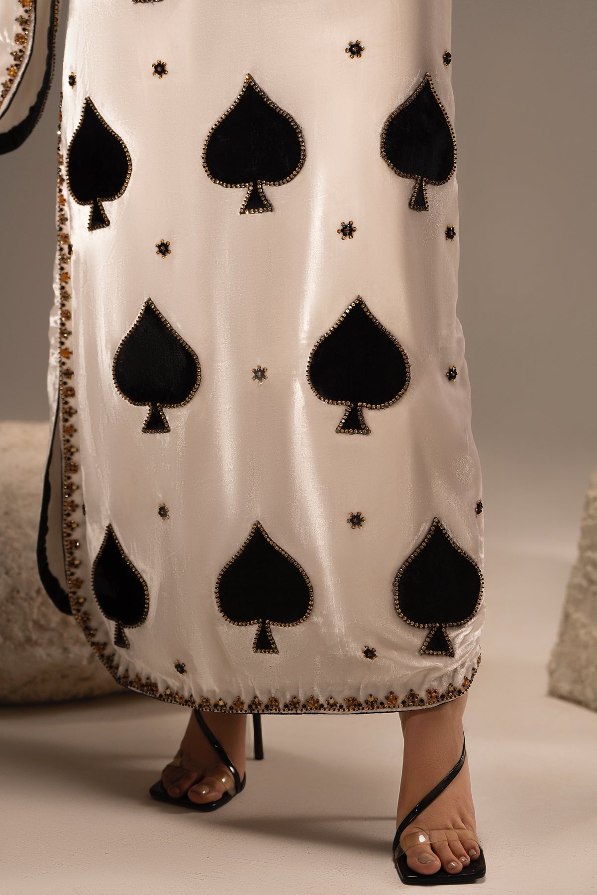 Flayers Spade ivory and black kaftan — spade applique detail, design reference