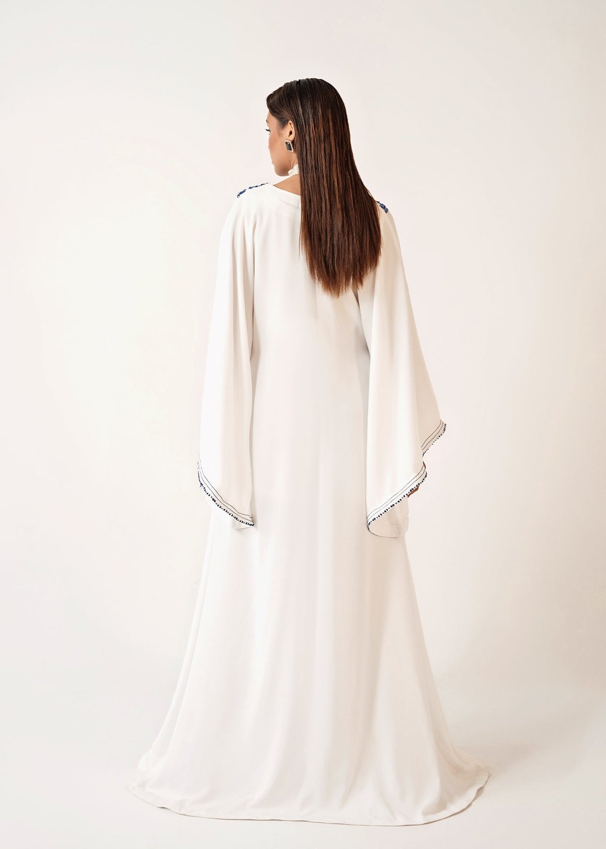 Marshmallow ash white kaftan, reference outfit photograph 3 — Made by Mairaz reproduction