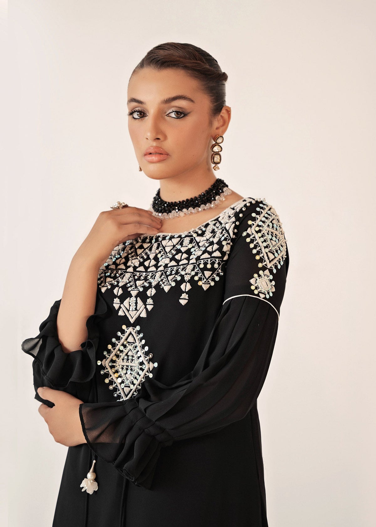 Noir black kaftan, reference outfit photograph 5 — Made by Mairaz reproduction