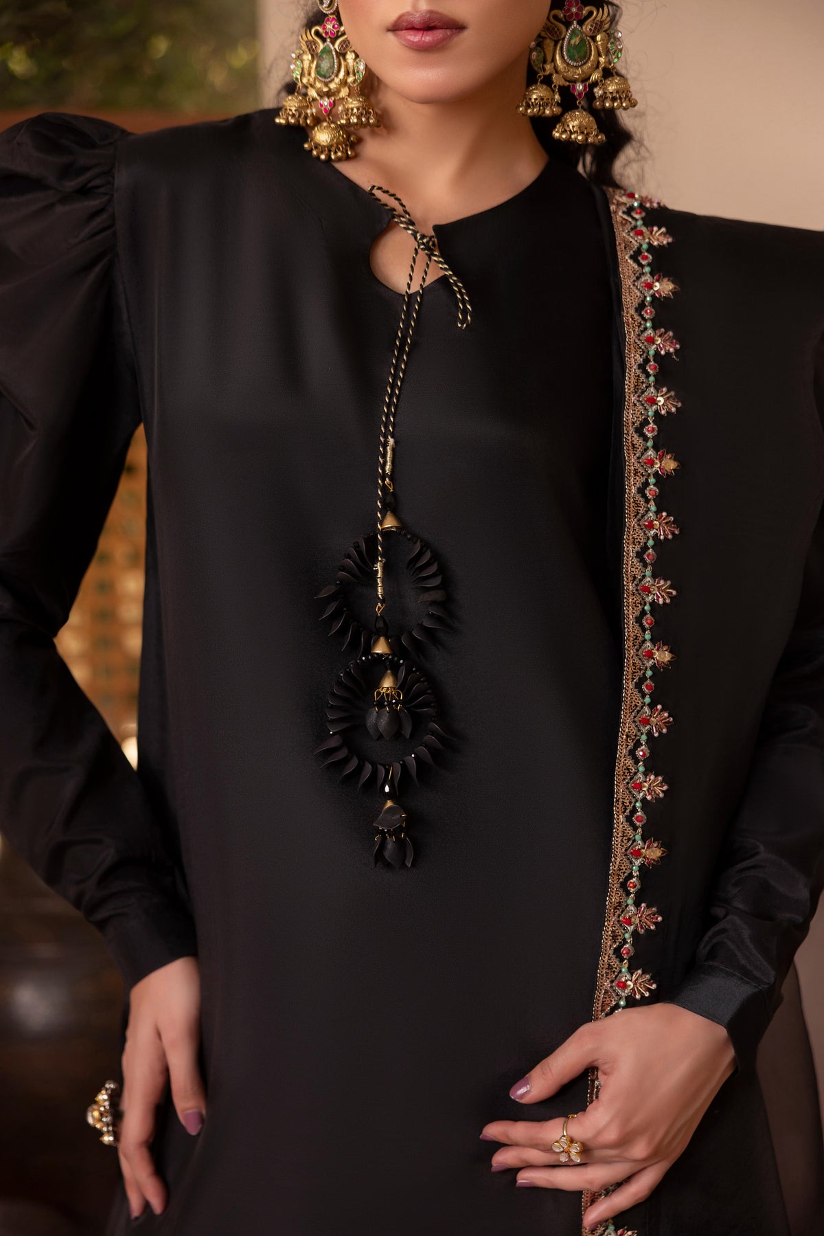 Nox, made by MAIRAZ — neckline detail, design reference