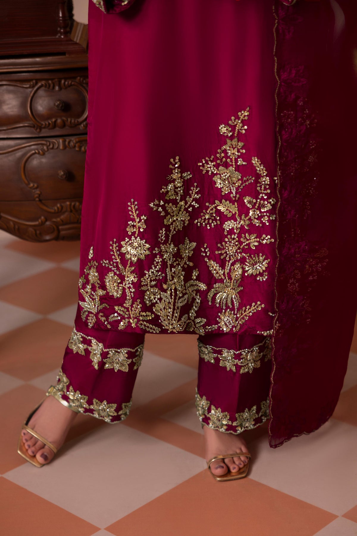 Roya, made by MAIRAZ — trouser hem and shirt border, design reference