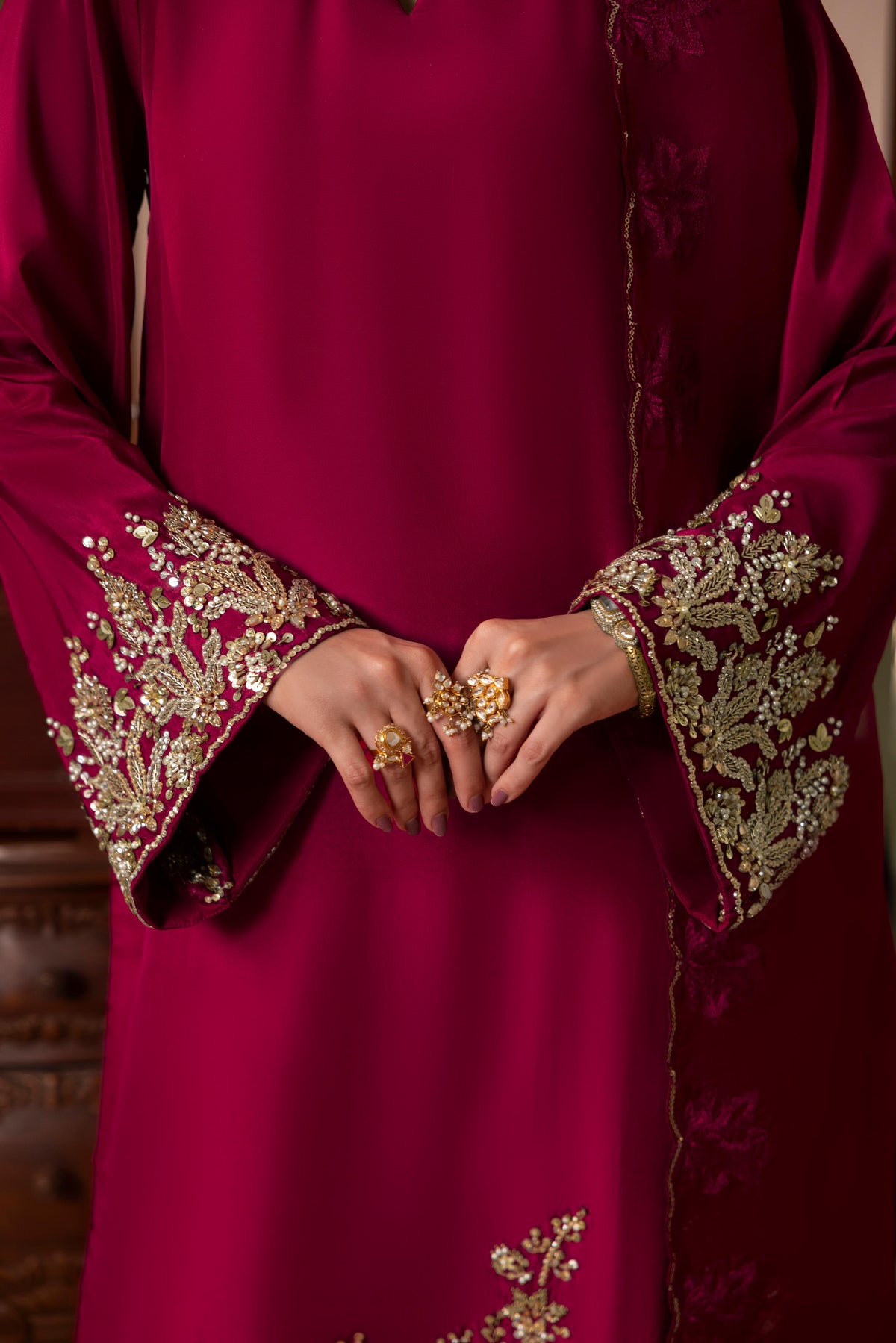 Roya, made by MAIRAZ — cuff detail, design reference