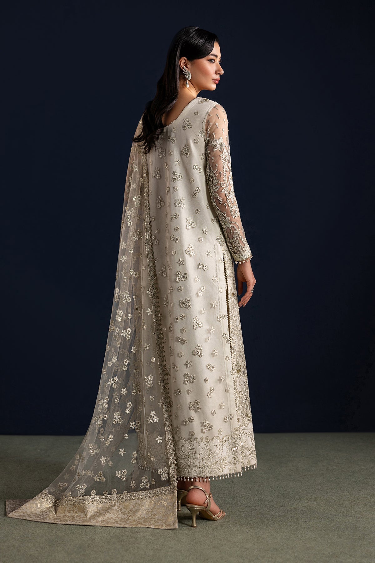 SF-4448, made by MAIRAZ — back and dupatta, design reference