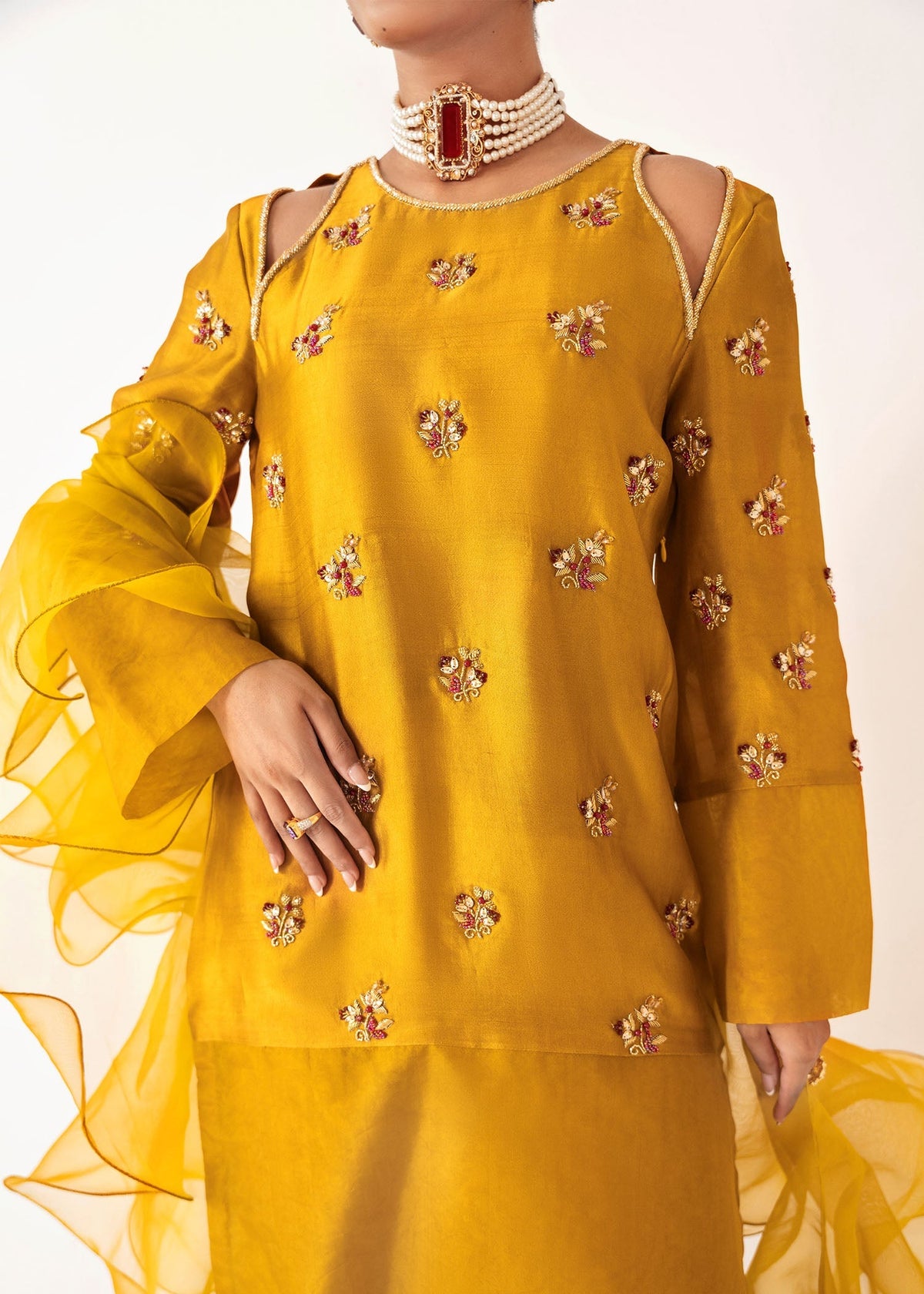 Sunshine gold shirt suit, reference outfit photograph 3 — Made by Mairaz reproduction