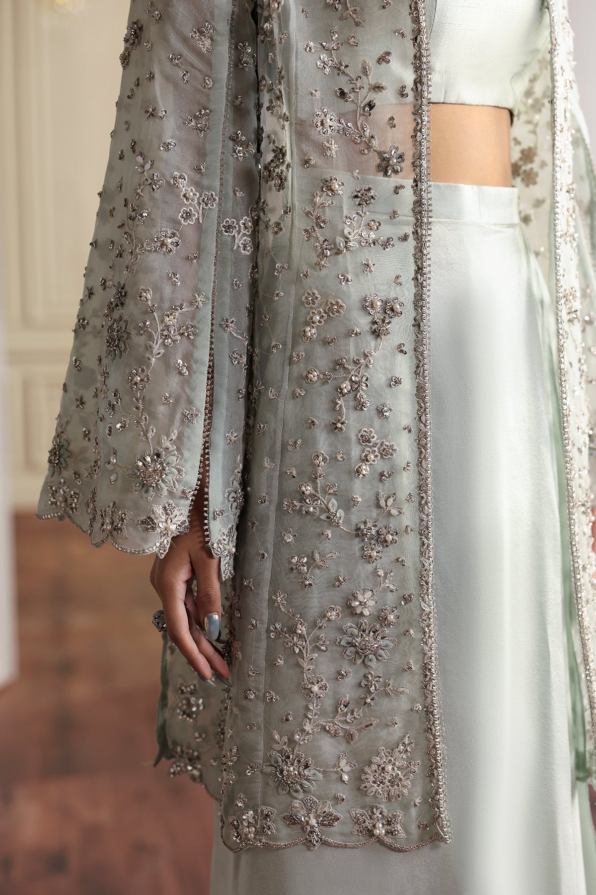 Aira ivory long shirt and trousers, reference outfit photograph 3 — Made by Mairaz reproduction