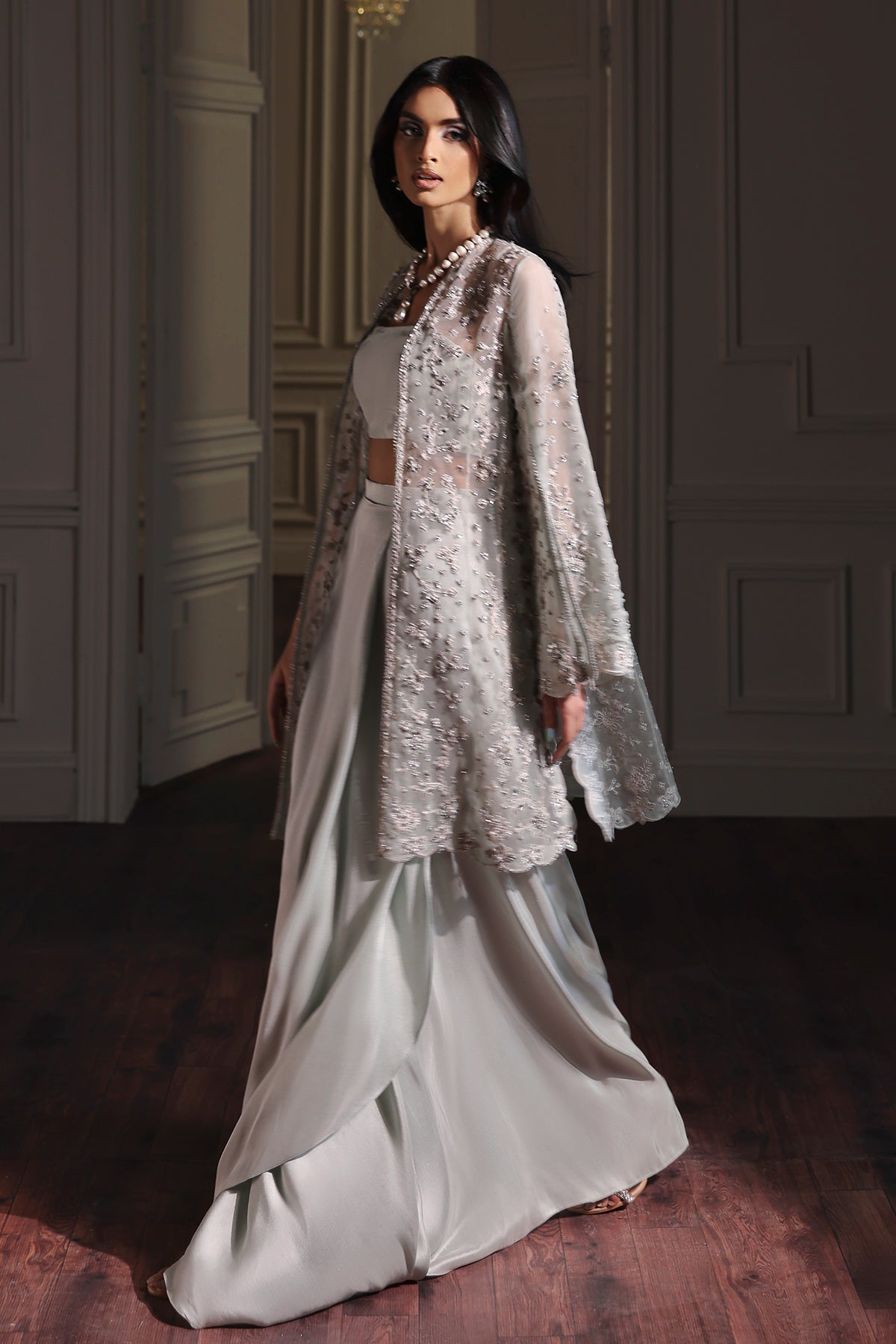 Aira ivory long shirt and trousers, reference outfit photograph 6 — Made by Mairaz reproduction