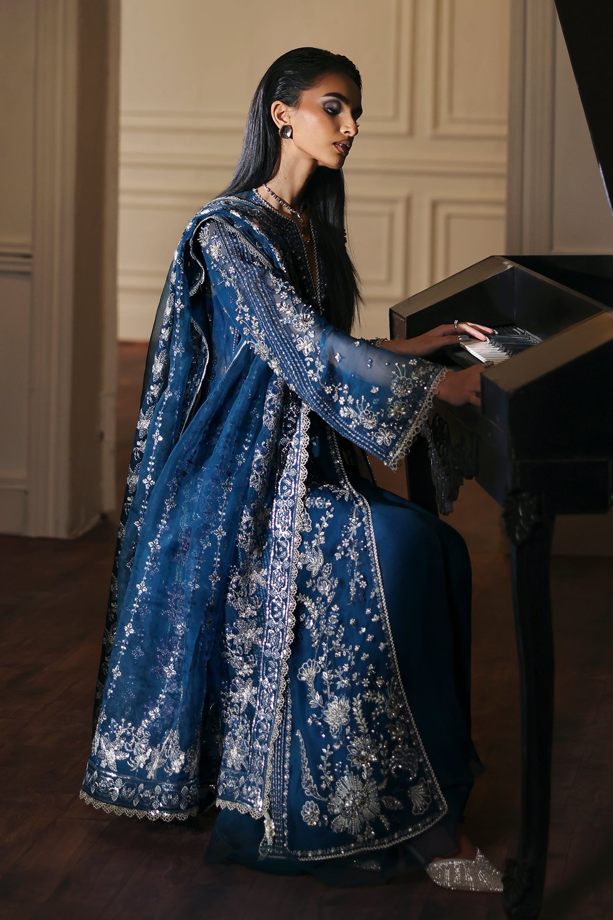 Bella blue long shirt and trousers, reference outfit photograph 6 — Made by Mairaz reproduction