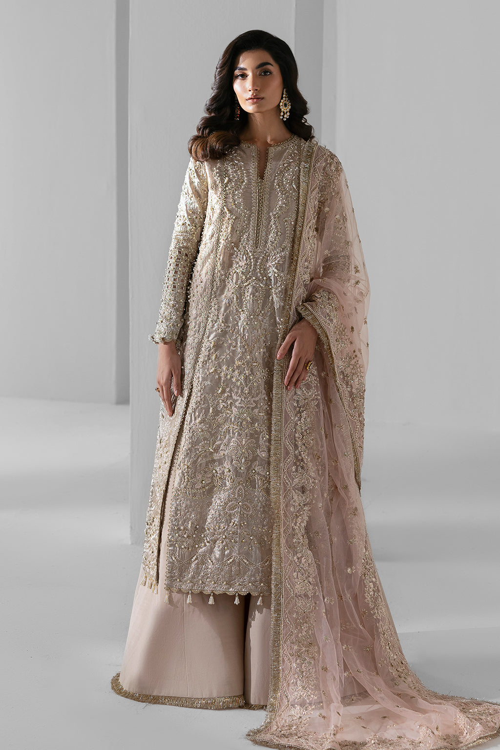 EEmber ivory shirt and wide-leg trousers, reference outfit photograph 1 — Made by Mairaz reproduction