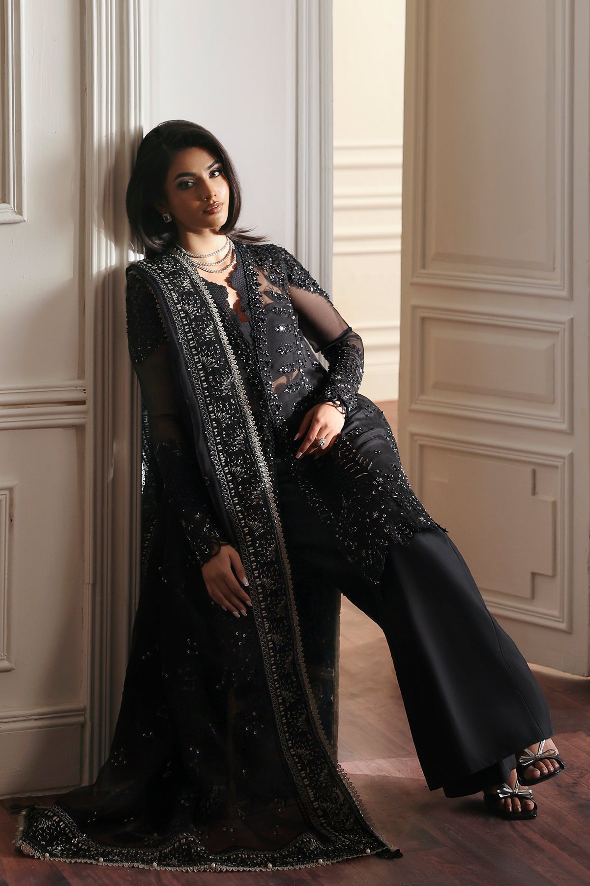Kaya black long shirt and trousers, reference outfit photograph 6 — Made by Mairaz reproduction